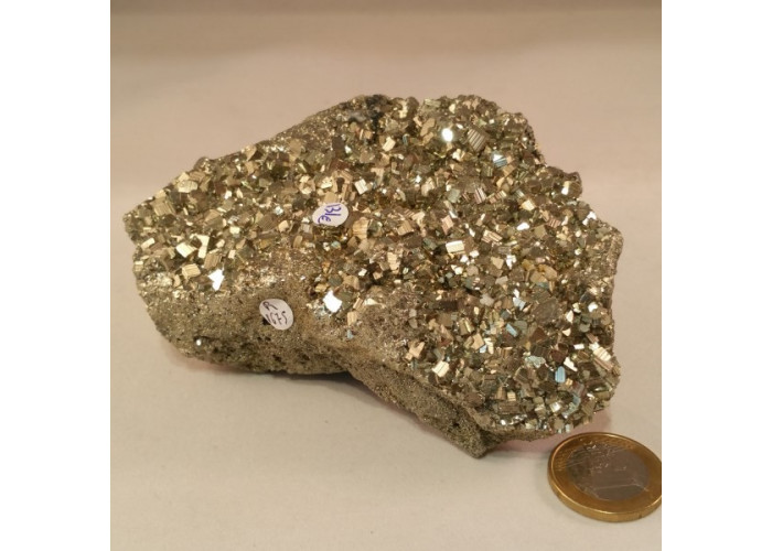 Pyrite de fer cristalisée 0,73 kg Cristal Forest Morbihan Bretagne — free download