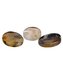Photo de galets plats en agate plume