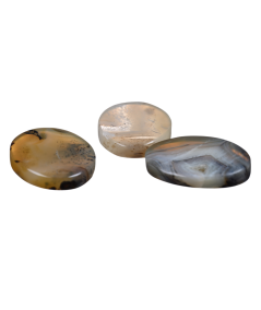 Photo de galets plats en agate plume