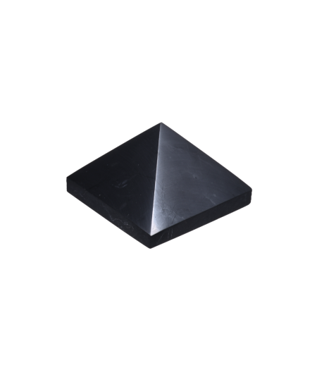 Photo dune pyramide en shungite