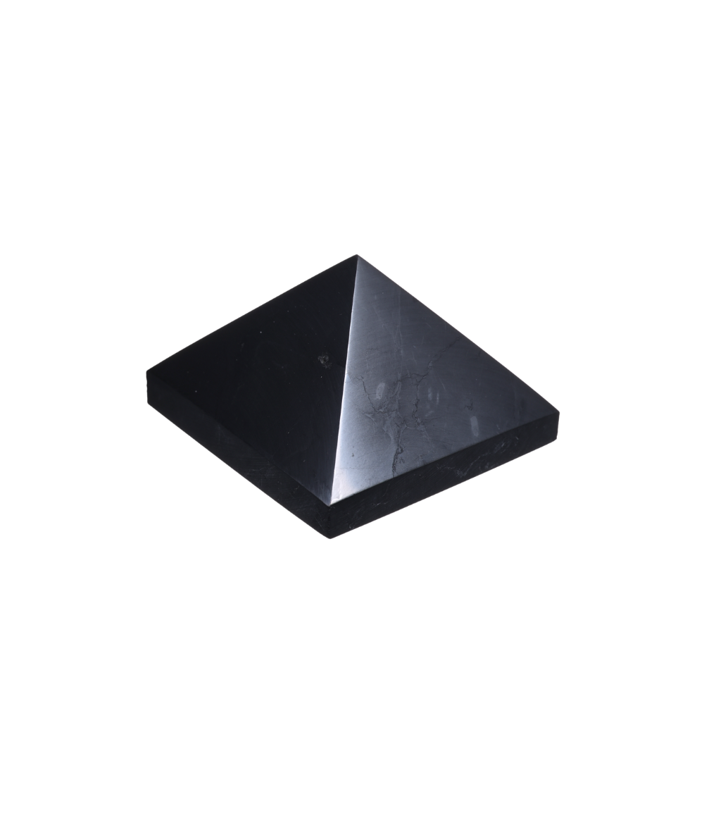 Photo dune pyramide en shungite