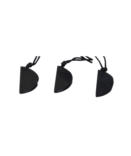 Pendentif demi lune en shungite