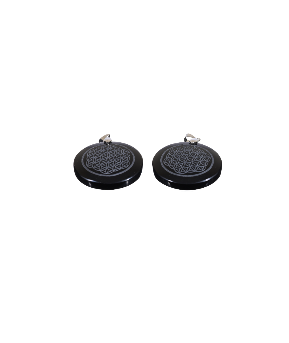 Photo de pendentifs gravés en fleur de vie en obsidienne noire