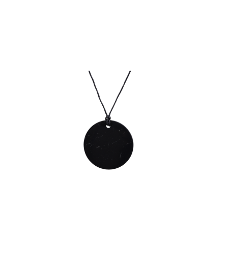 Photo d'un pendentif rond en shungite