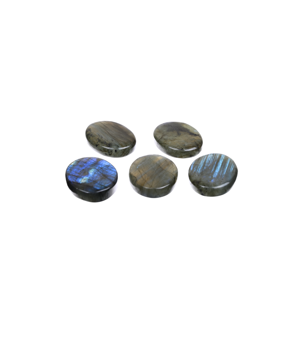 Image de galets plats en labradorite