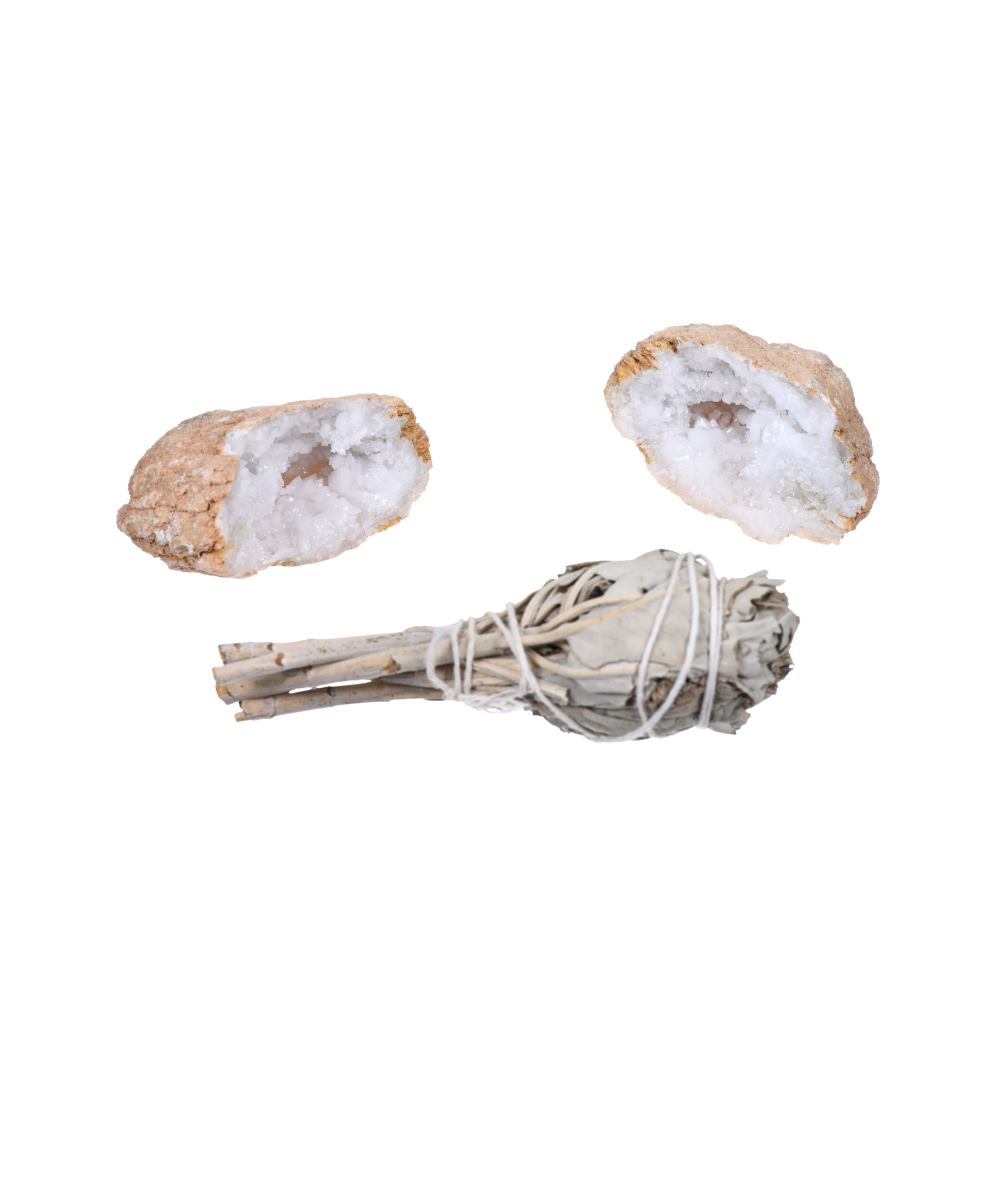 Photo d'un baton de sauge blanche et d'une geode en cristaux de calcite