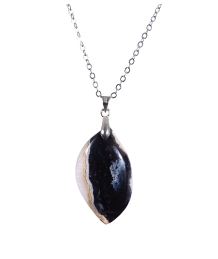 Image d'un pendentif en agate noire rubanée naturelle