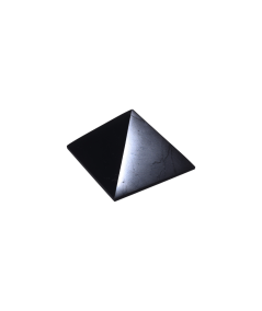 Photo dune pyramide en shungite