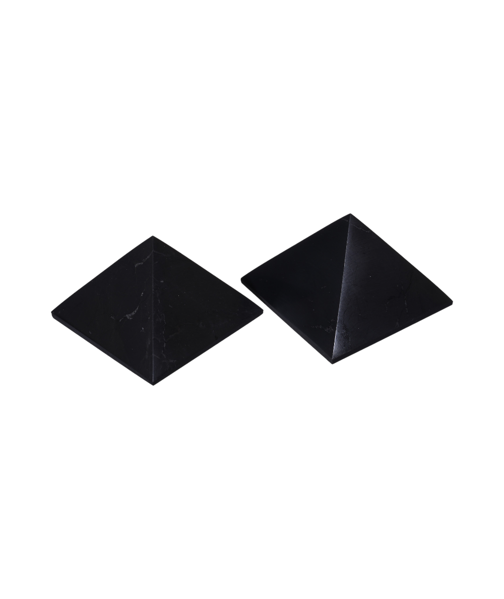Photo de pyramides en shungite