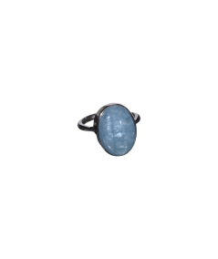 Image d'une bague sertie argent en aigue marine