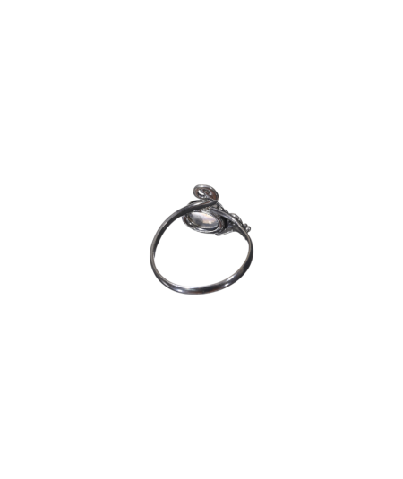 Image d'une bague sertie argent en pierre de lune blanche