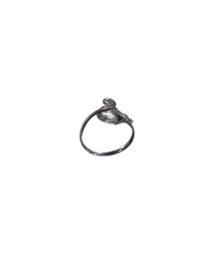 Image d'une bague sertie argent en pierre de lune blanche