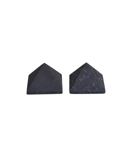Pyramides en shungite