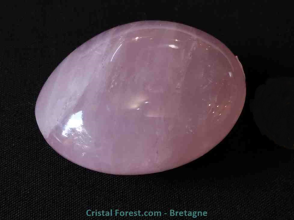 Galet quartz rose étoilé