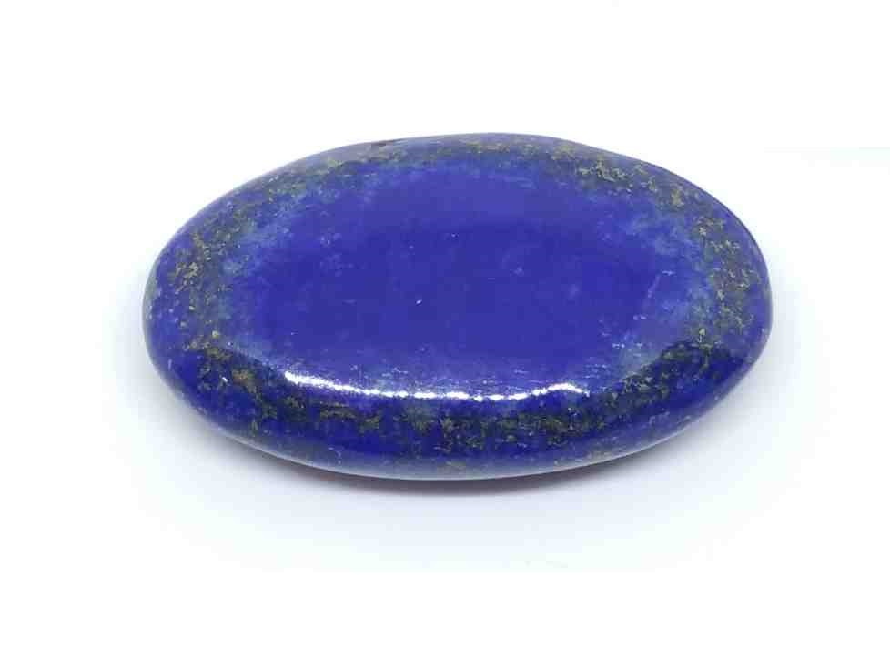 Galet lapis lazuli pour vaincre la timidité.