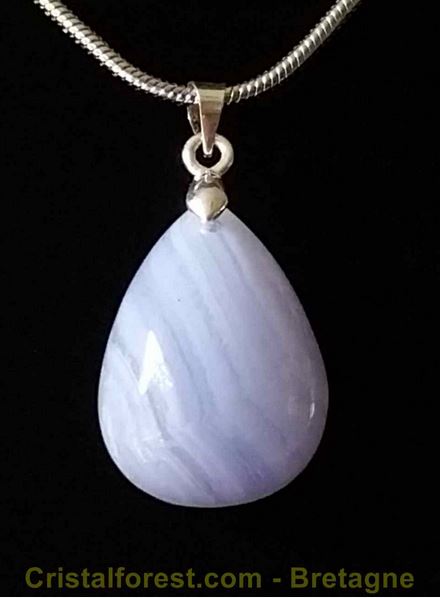 pendentifs en calcédoine bleu