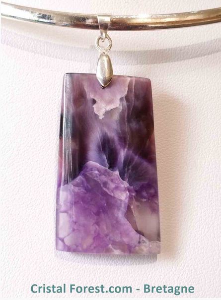 pendentif en charoite pour lutter contre le stress