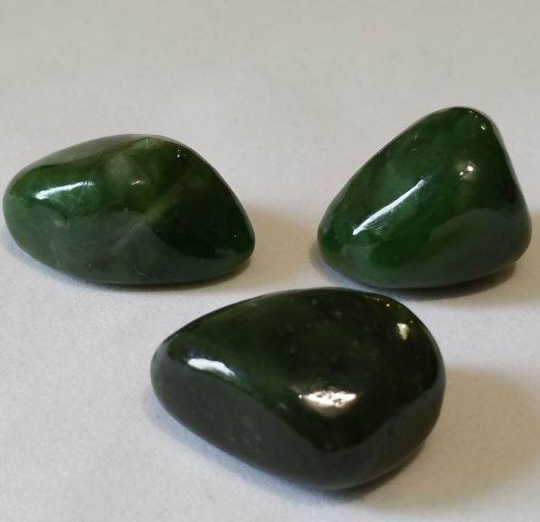 pierres roulées de jade