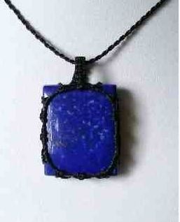 pendentifs en lapis lazuli bleu