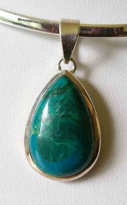 pendentifs chrysocolle pour vous protéger des mauvaises ondes
